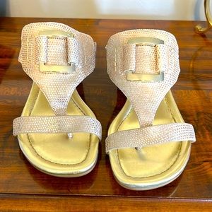 Donald Pliner wedge slides Daun 10